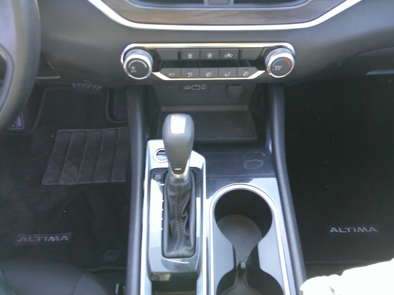 Nissan Altima 2.5 SV Sedan 2024