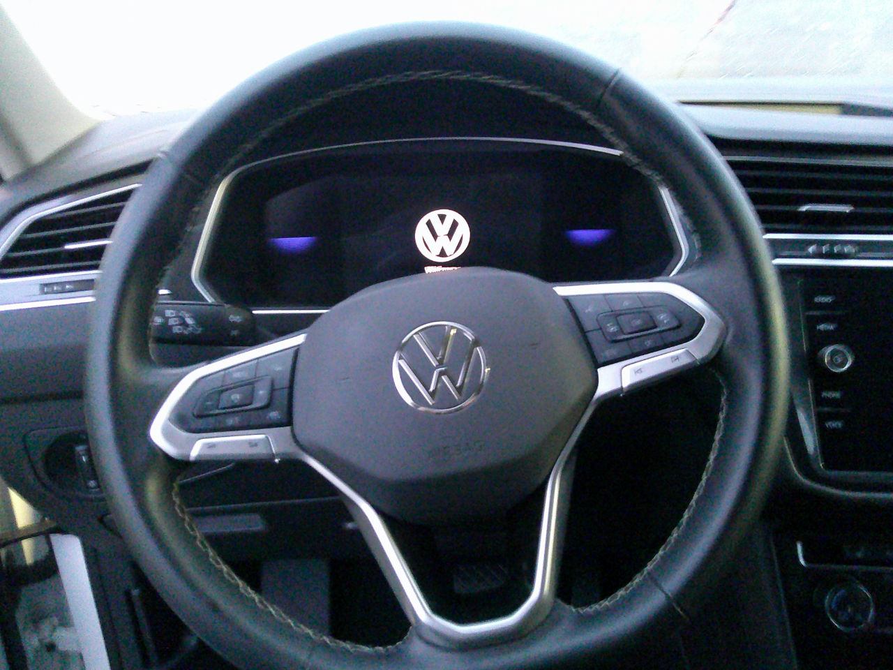 Volkswagen Tiguan 2.0T S FWD 2024