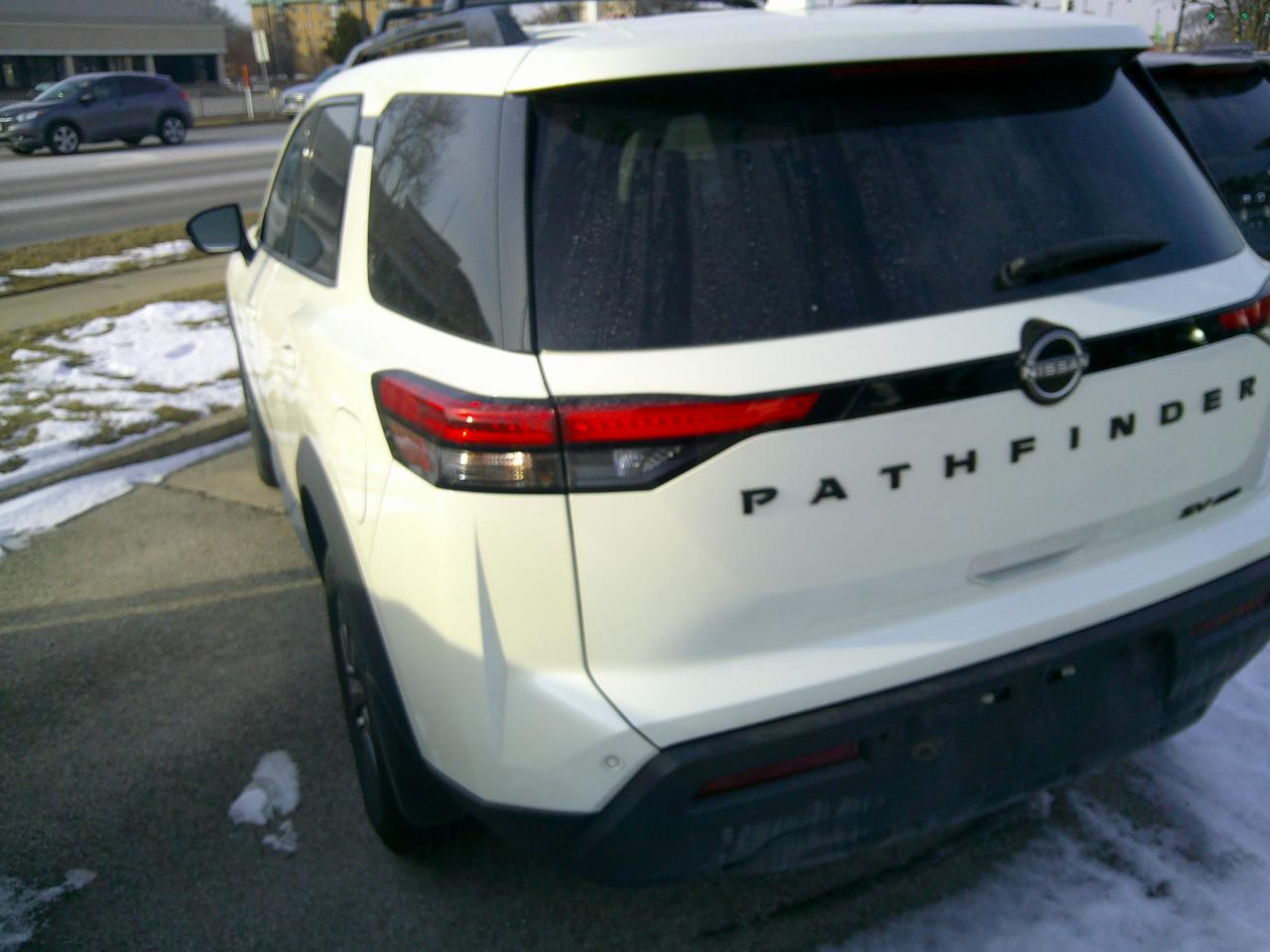 Nissan Pathfinder SV 4WD 2024