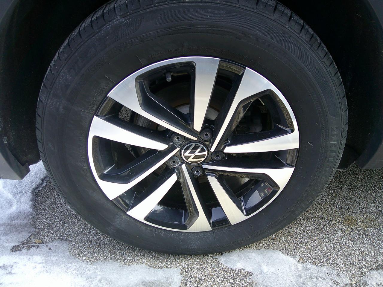 Volkswagen Tiguan 2.0T S FWD 2024