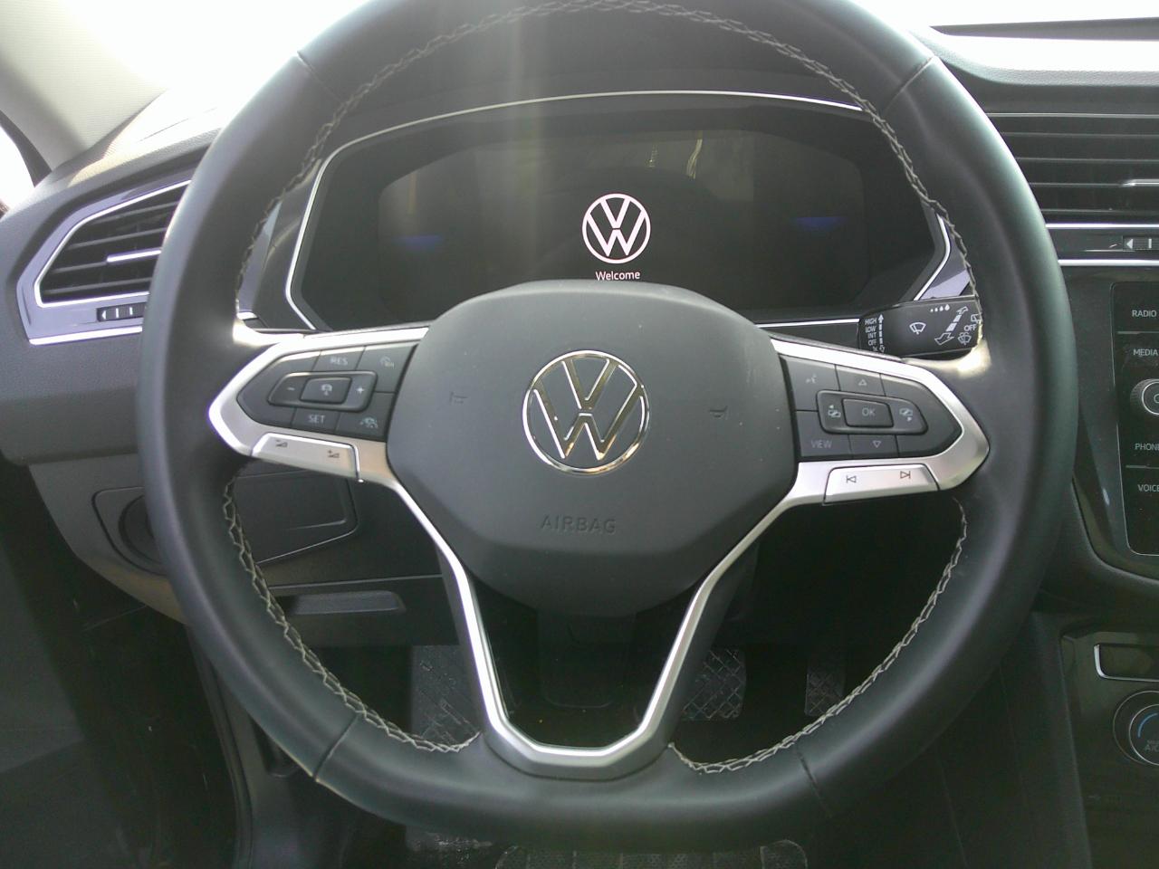 Volkswagen Tiguan 2.0T S FWD 2024