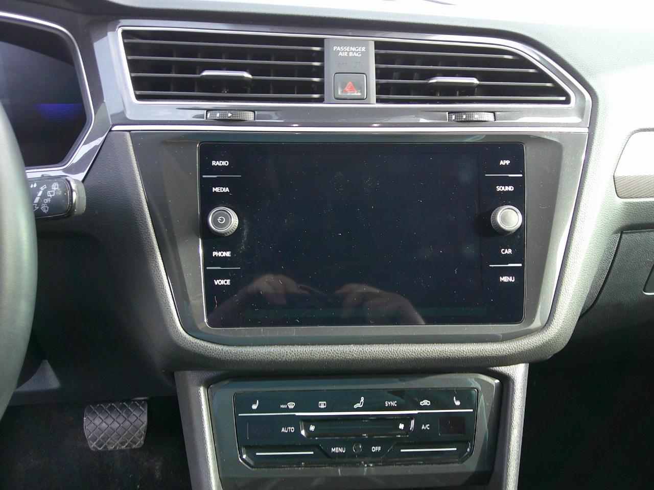 Volkswagen Tiguan 2.0T SE FWD 2024