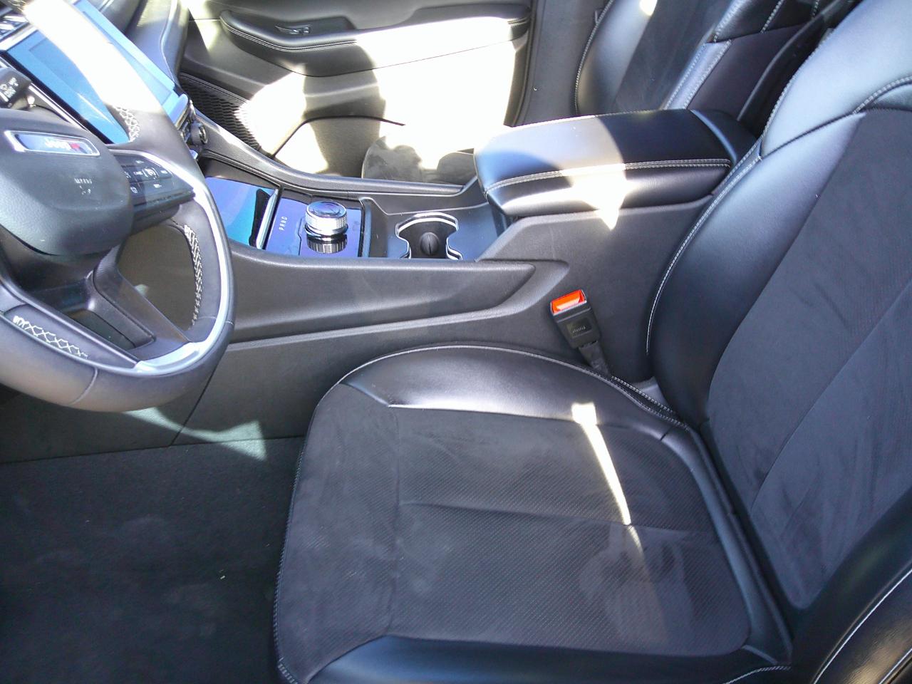 Jeep Grand Cherokee Altitude 4x4 2024