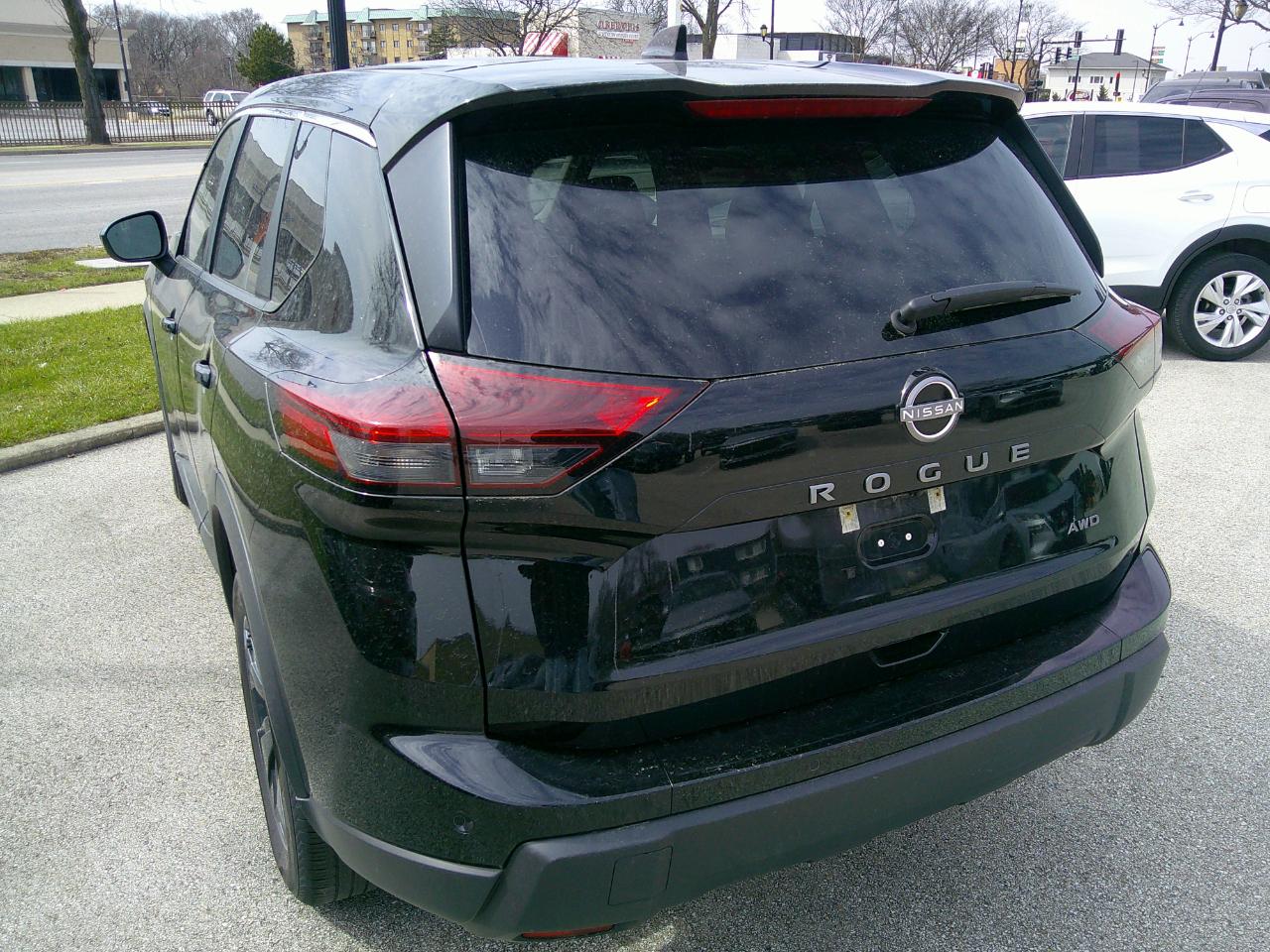 Nissan Rogue FWD SV 2025