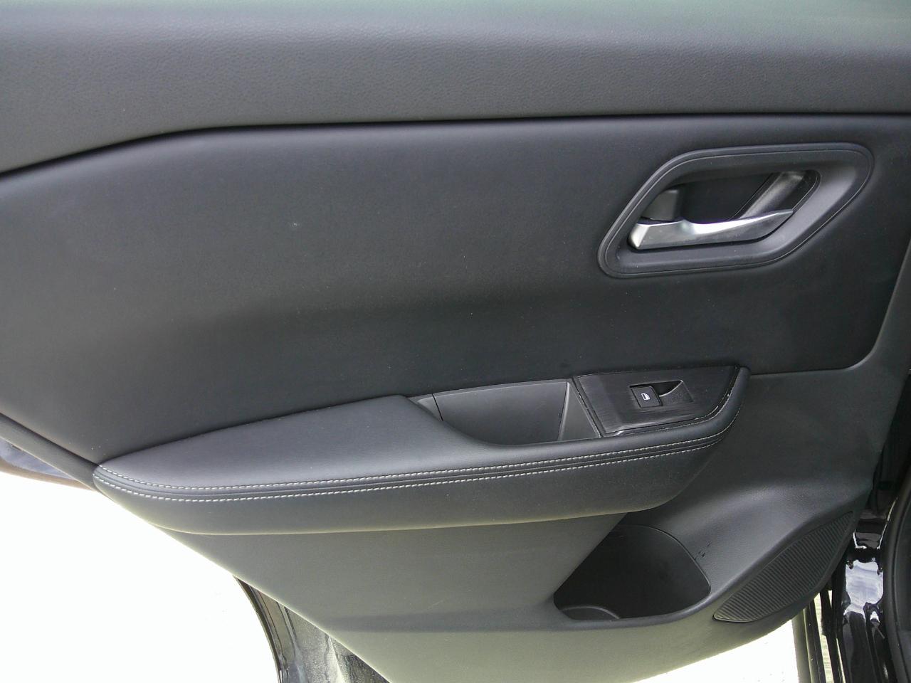 Nissan Rogue FWD SV 2025