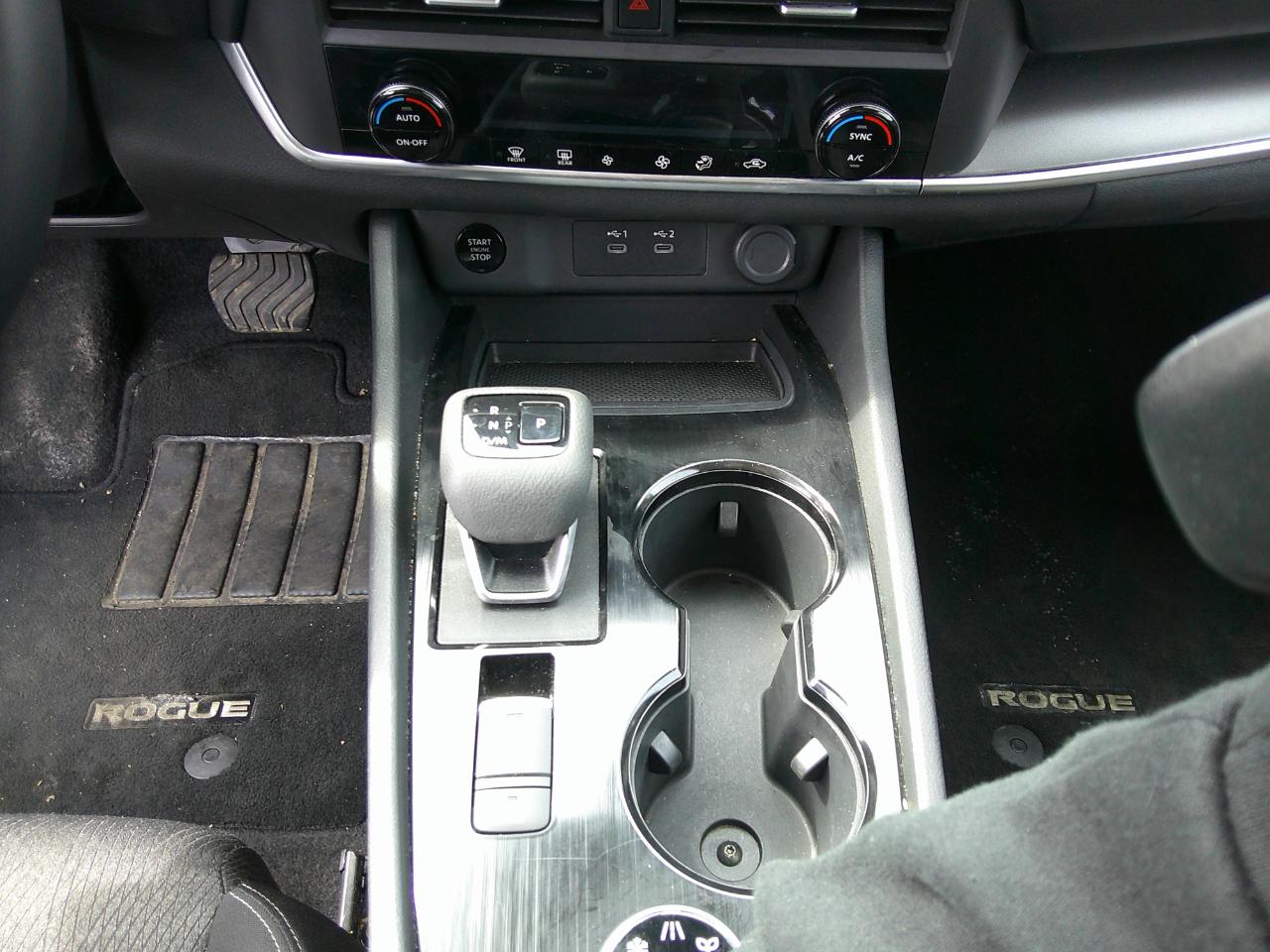 Nissan Rogue FWD SV 2025