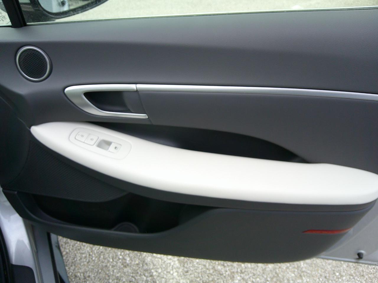 Hyundai Sonata SEL FWD 2025