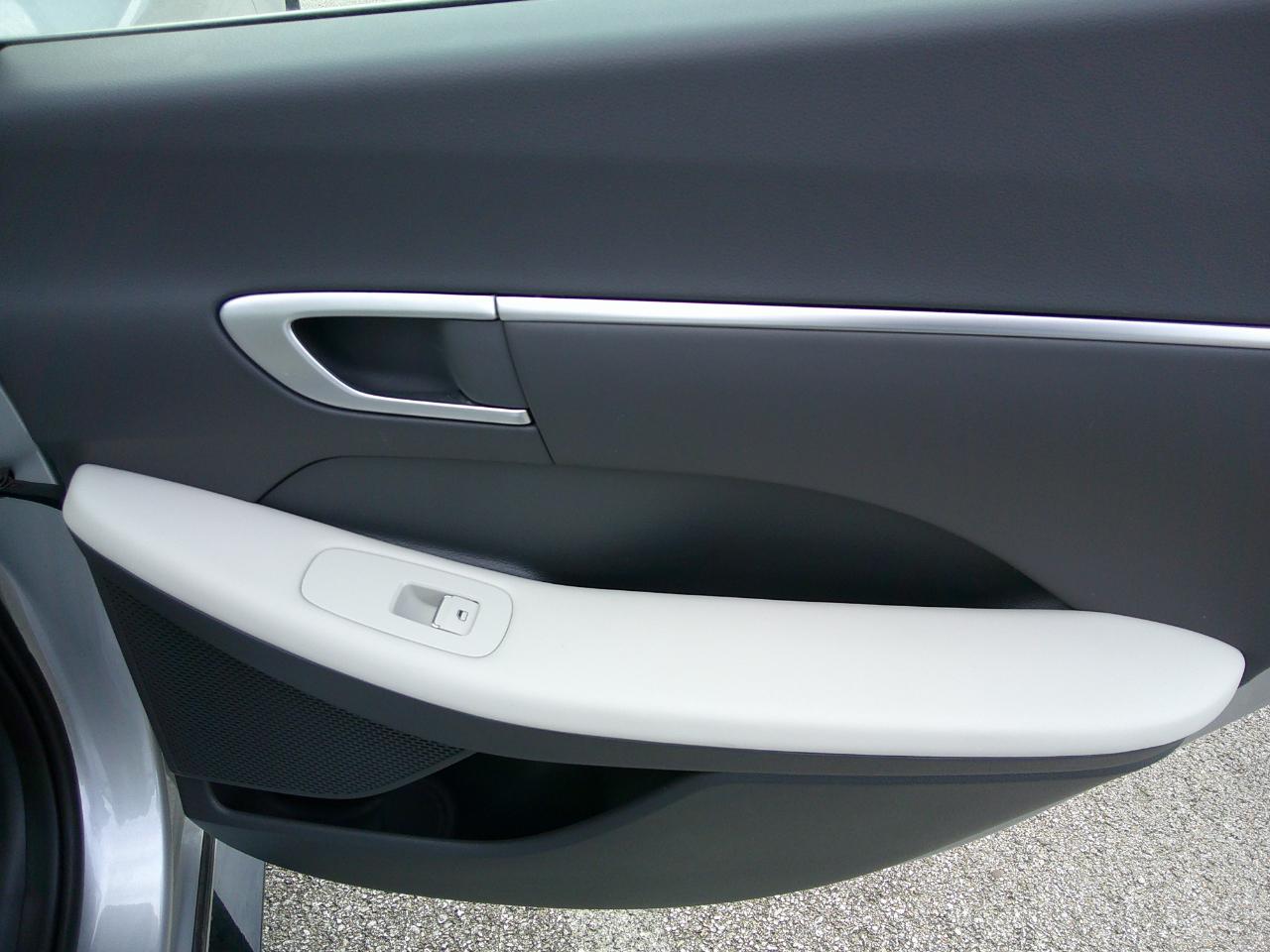 Hyundai Sonata SEL FWD 2025