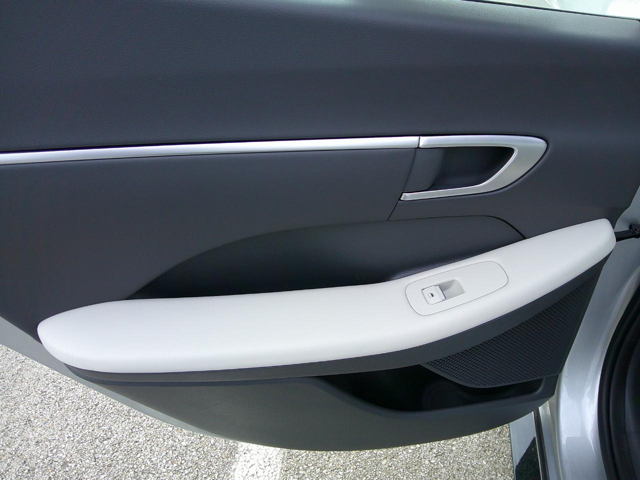 Hyundai Sonata SEL FWD 2025