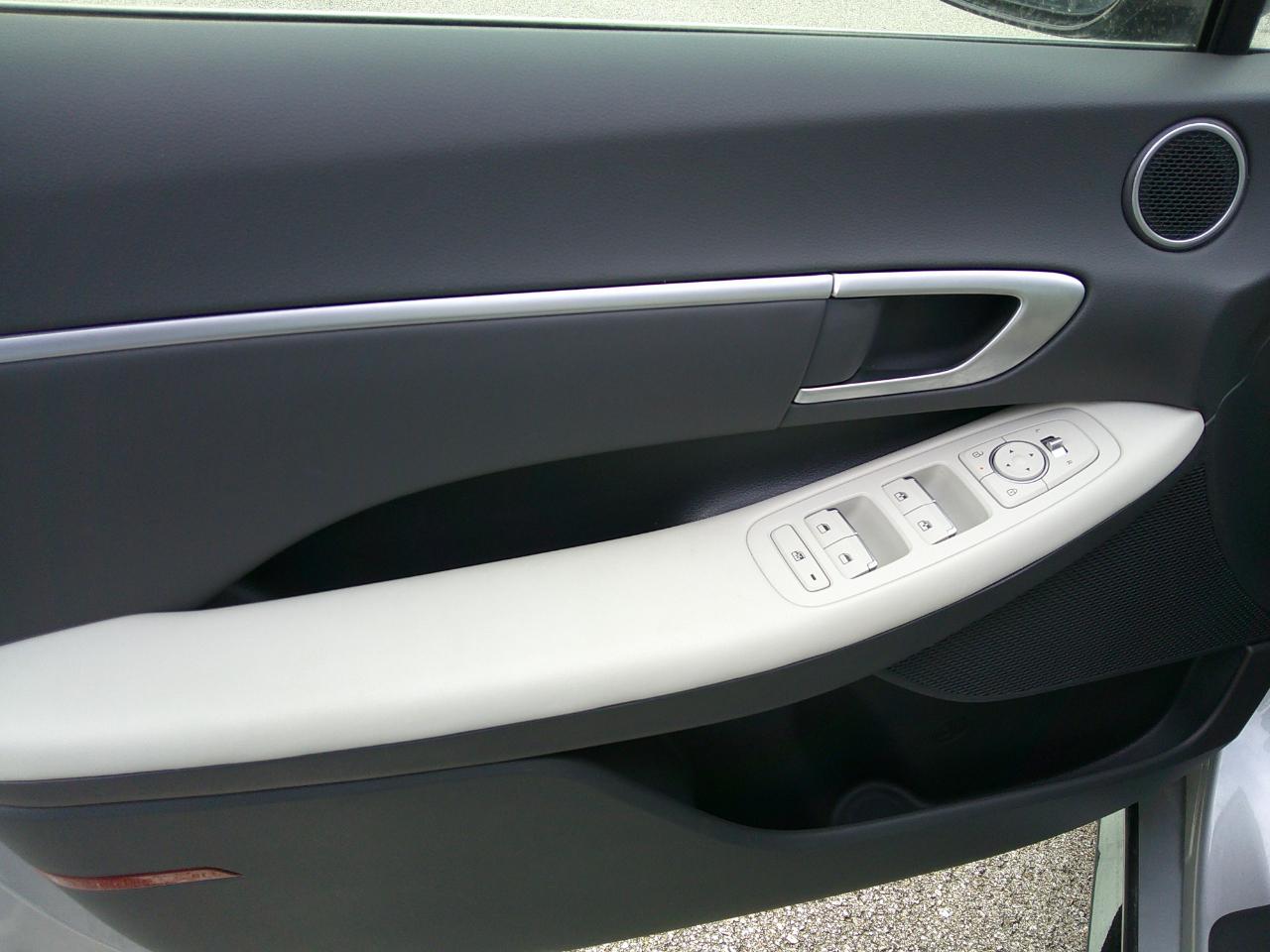 Hyundai Sonata SEL FWD 2025