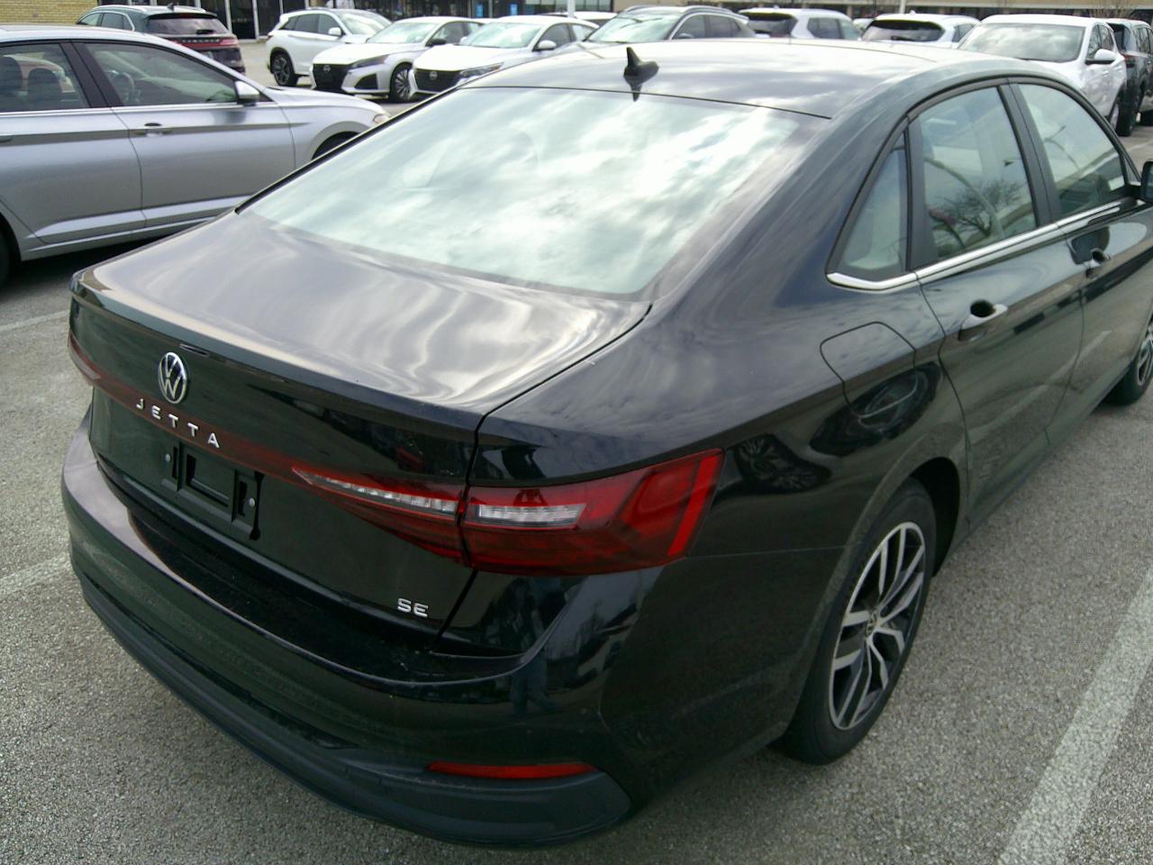 Volkswagen Jetta SE Auto 2025