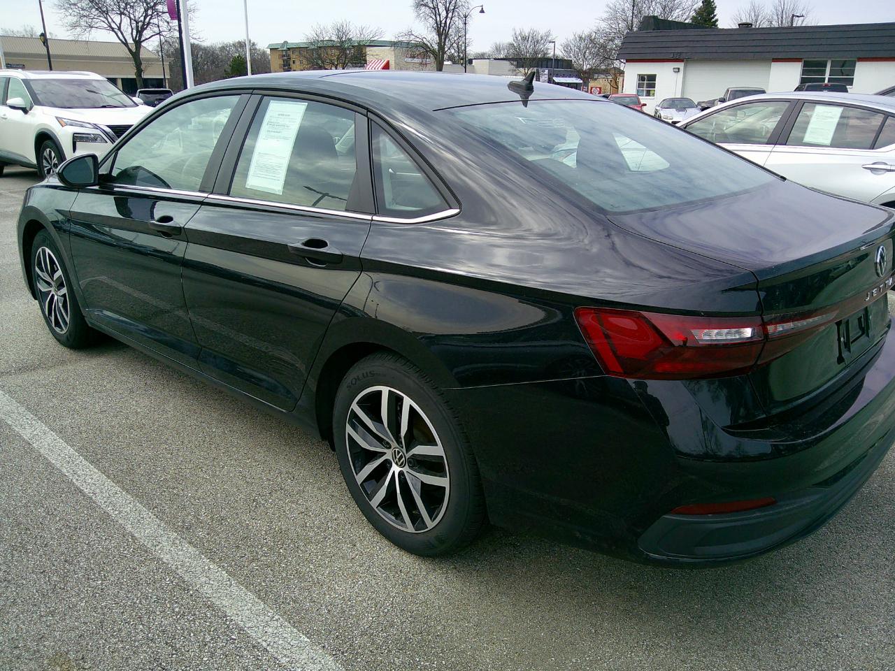 Volkswagen Jetta SE Auto 2025