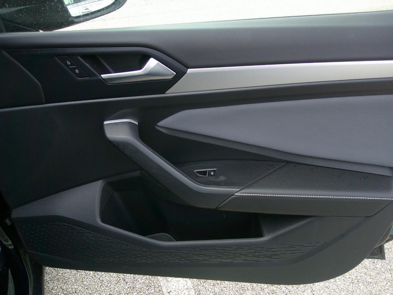 Volkswagen Jetta SE Auto 2025