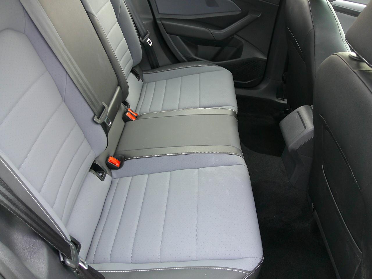 Volkswagen Jetta SE Auto 2025