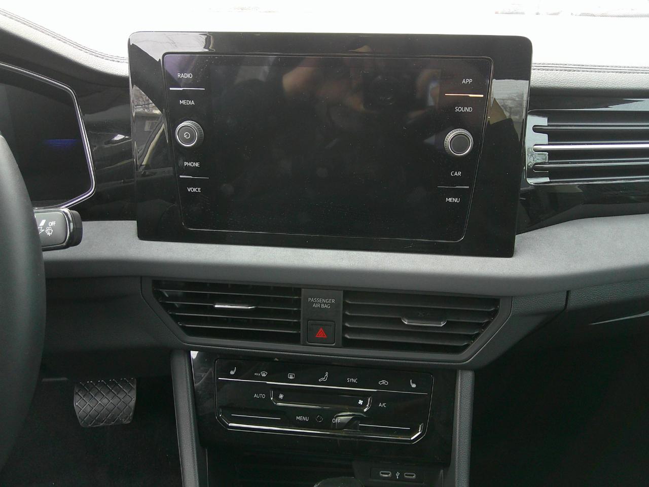 Volkswagen Jetta SE Auto 2025