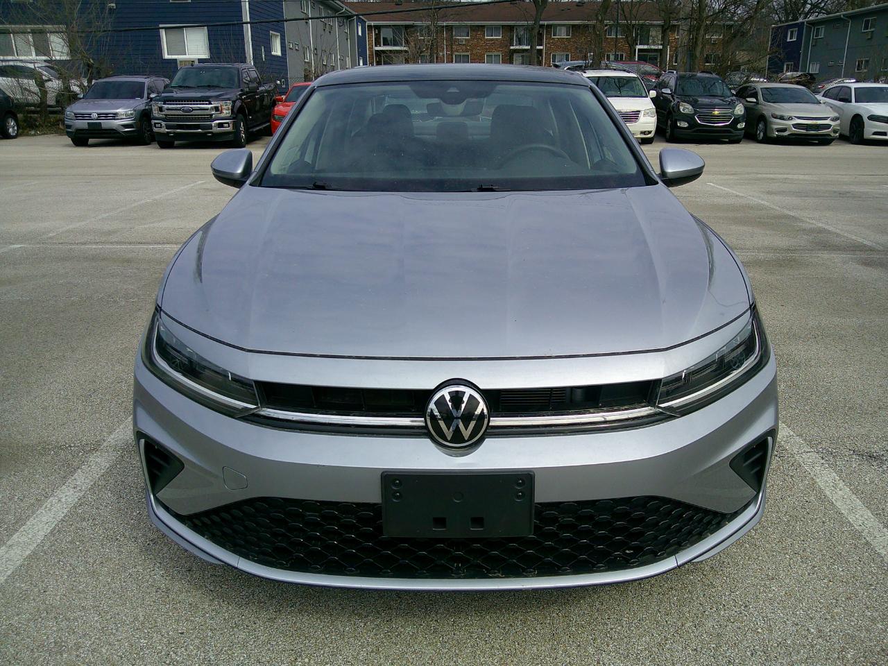 Volkswagen Jetta SE Auto 2025