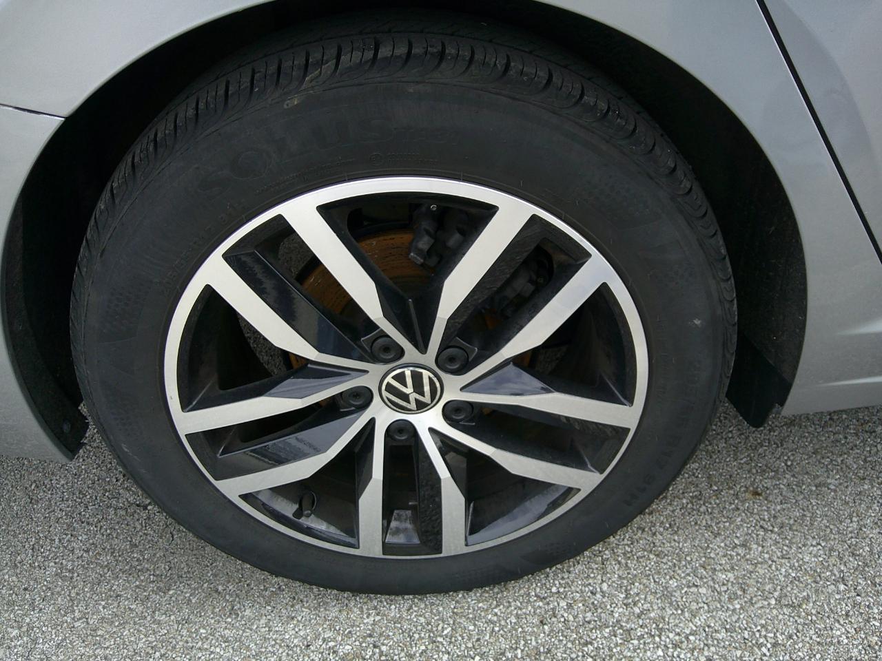 Volkswagen Jetta SE Auto 2025