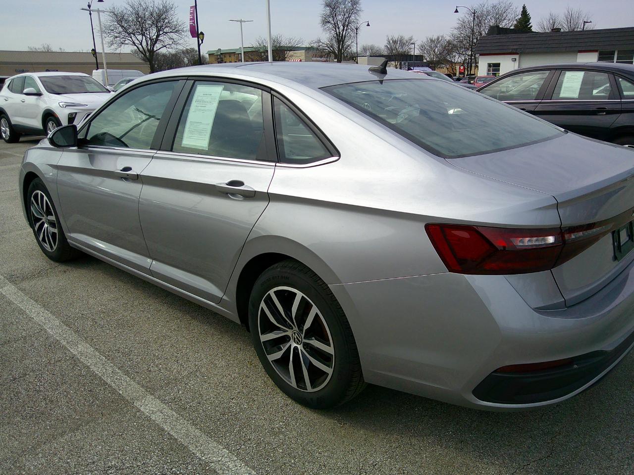 Volkswagen Jetta SE Auto 2025