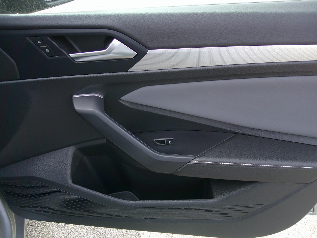 Volkswagen Jetta SE Auto 2025