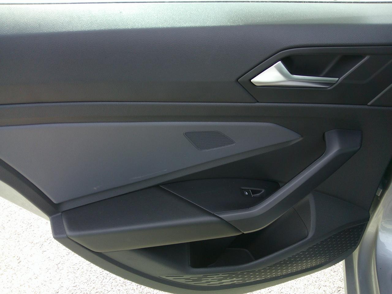 Volkswagen Jetta SE Auto 2025