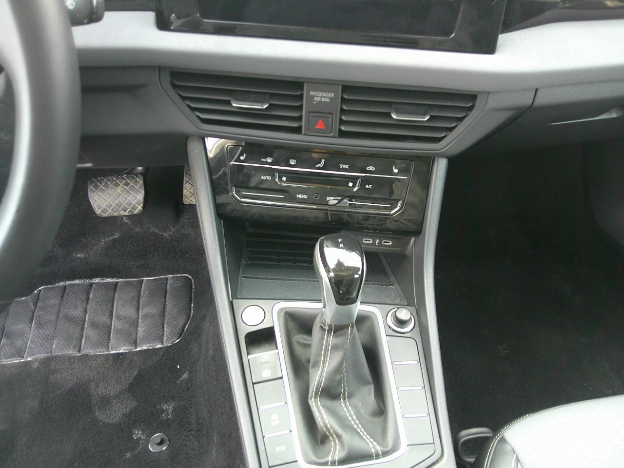 Volkswagen Jetta SE Auto 2025