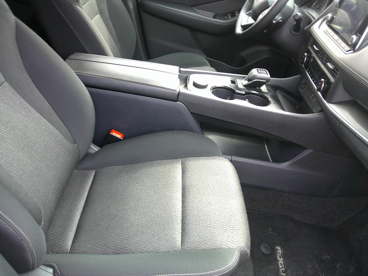 Nissan Rogue AWD SV 2025