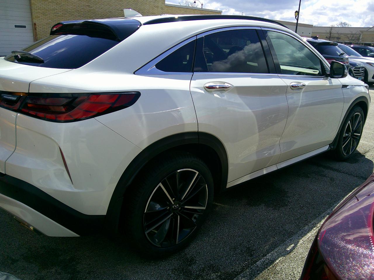 Infiniti QX50 LUXE AWD 2023