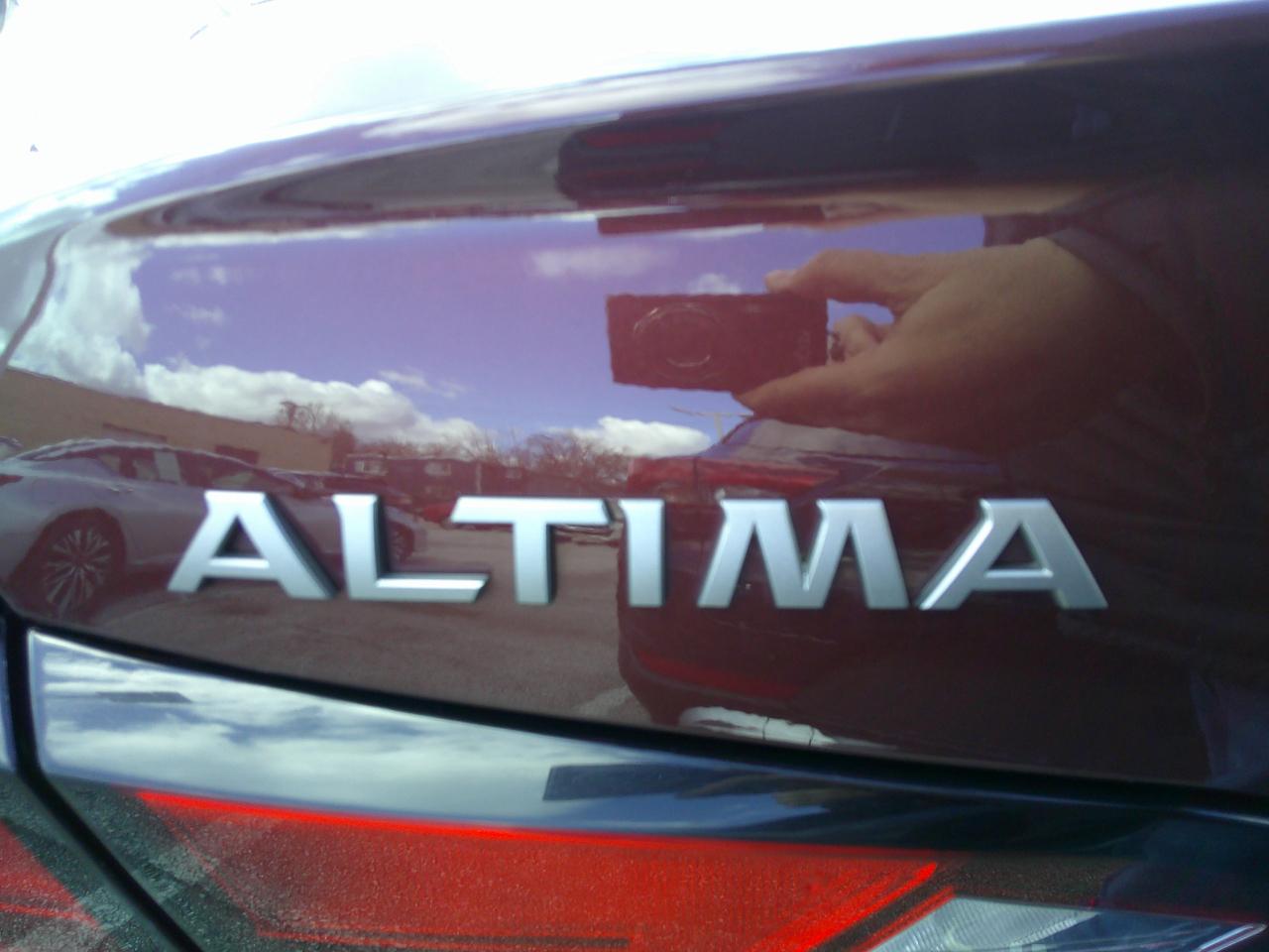 Nissan Altima 2.5 SV Sedan 2024