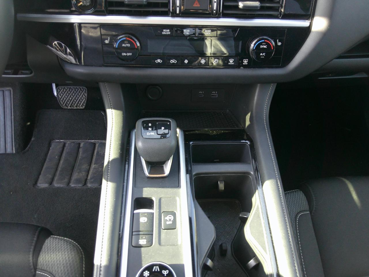 Nissan Pathfinder SV 4WD 2025