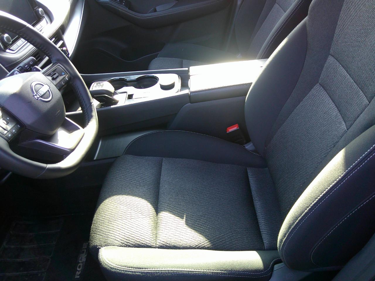 Nissan Rogue AWD SV 2025