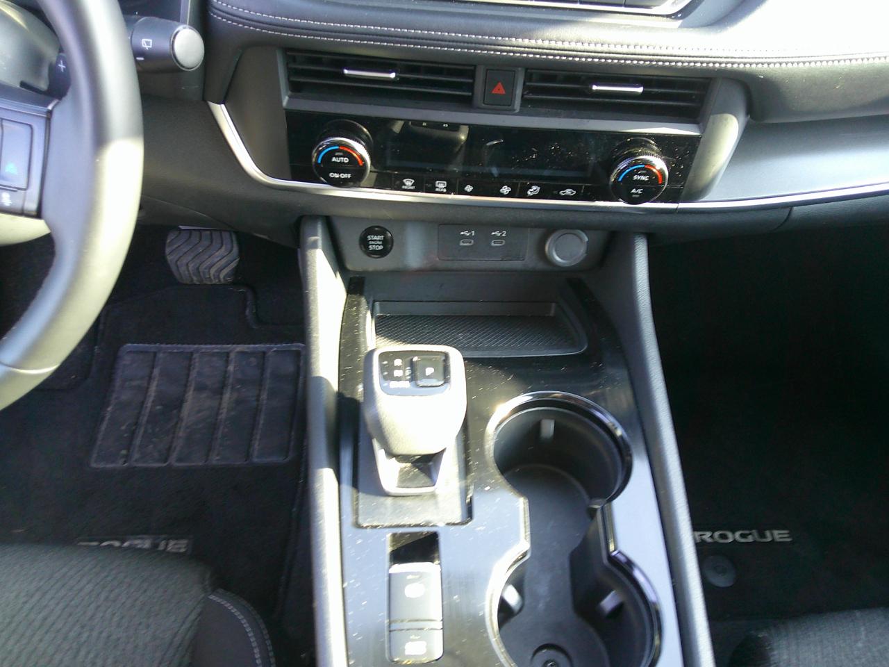 Nissan Rogue AWD SV 2025