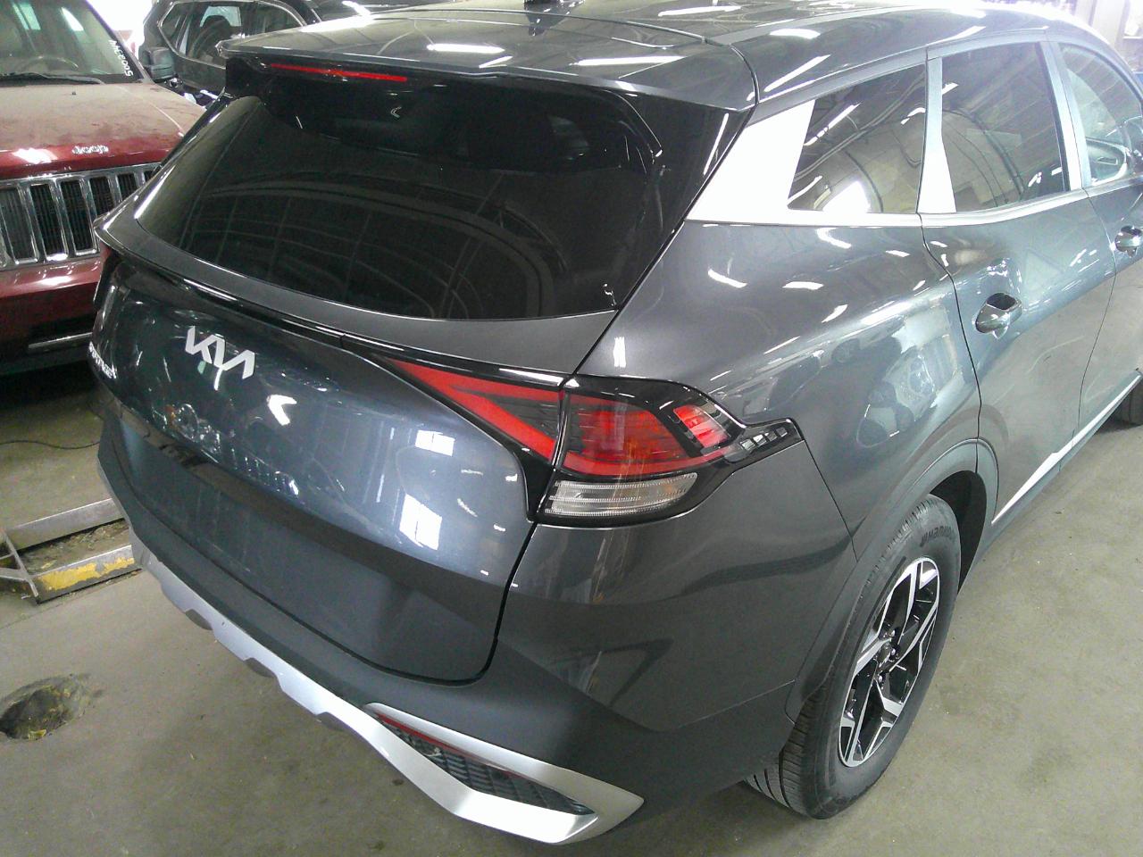 Kia Sportage LX FWD 2025