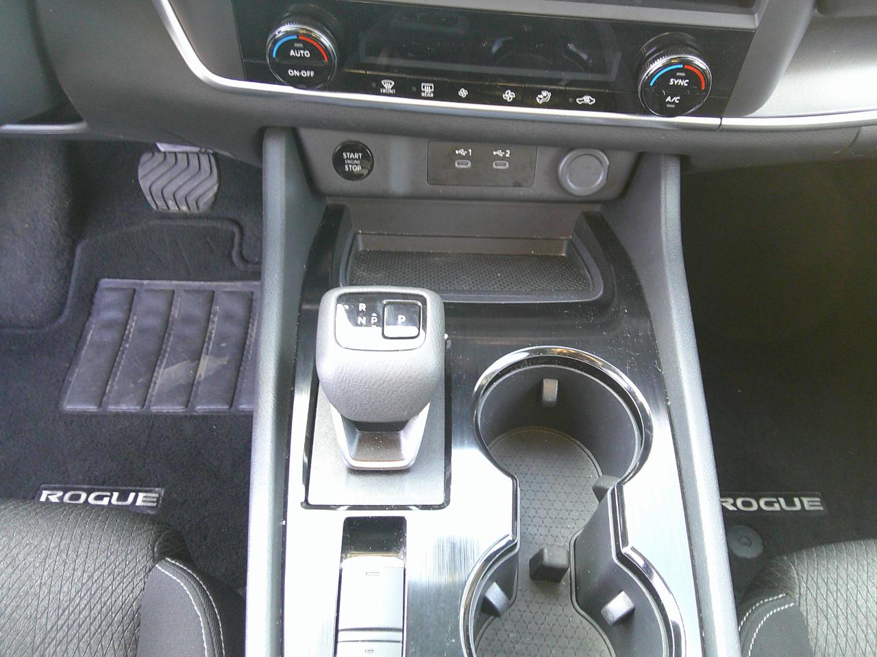 Nissan Rogue AWD SV 2025