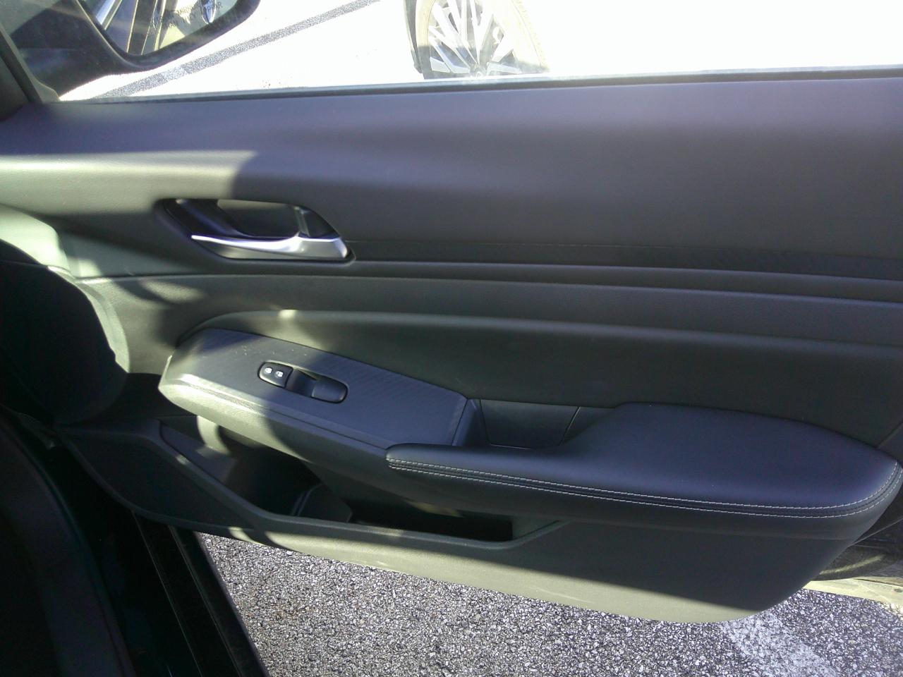 Nissan Altima SV FWD 2025