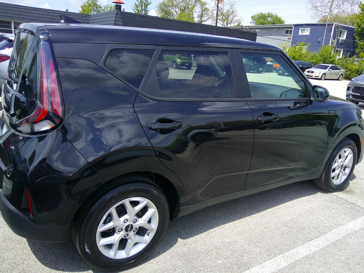 Kia Soul LX FWD 2025