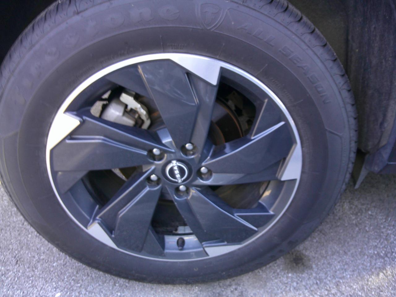 Nissan Rogue FWD SV 2025