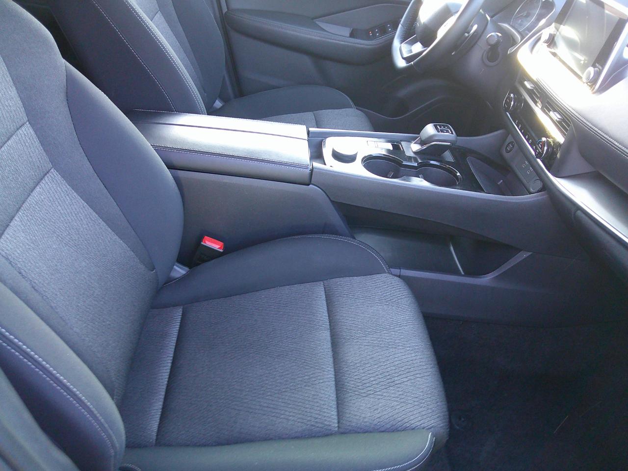 Nissan Rogue FWD SV 2025