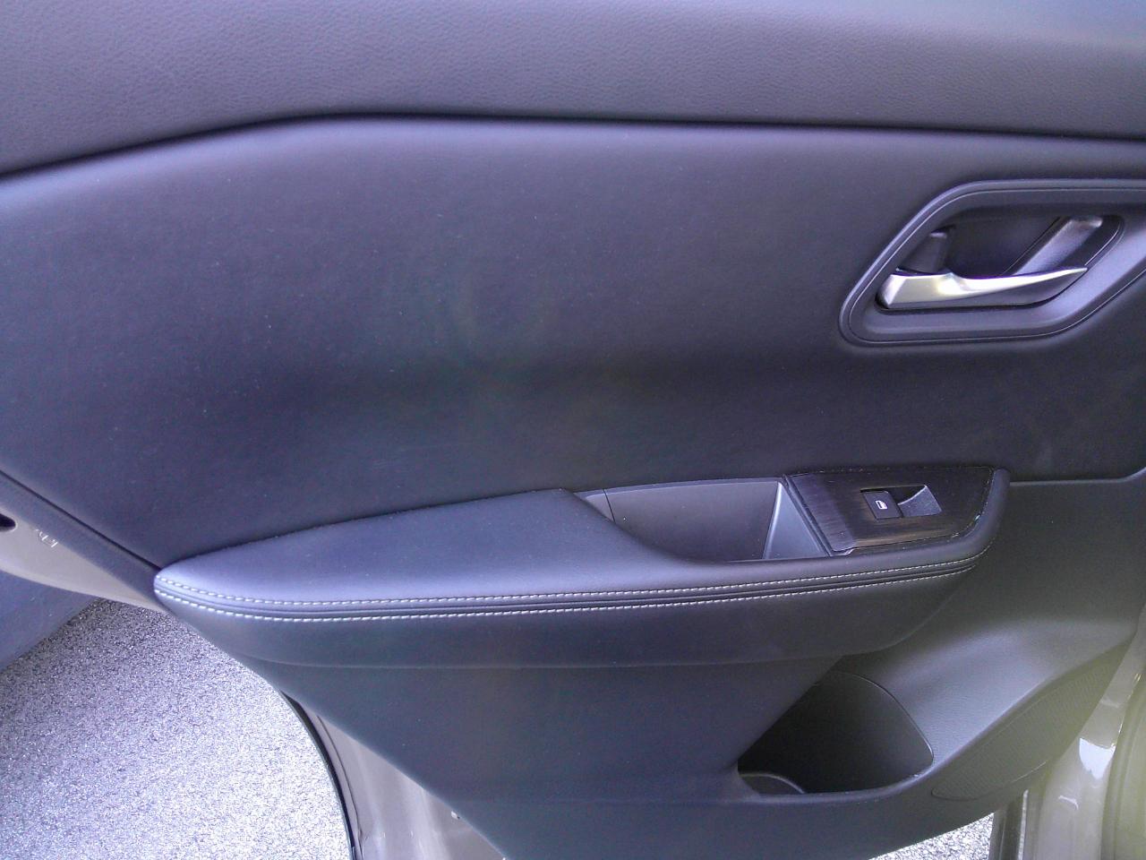 Nissan Rogue FWD SV 2025