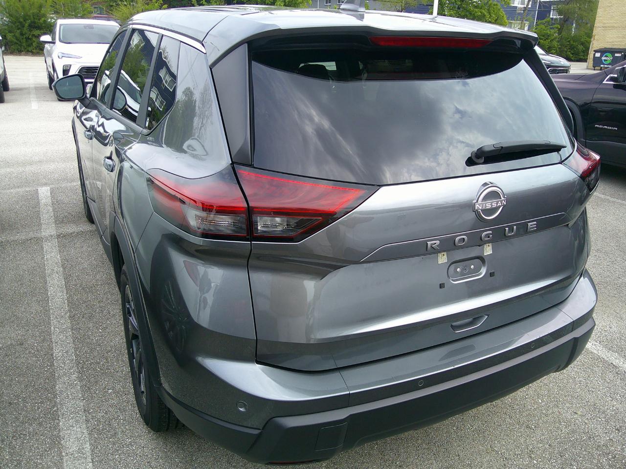 Nissan Rogue FWD SV 2025