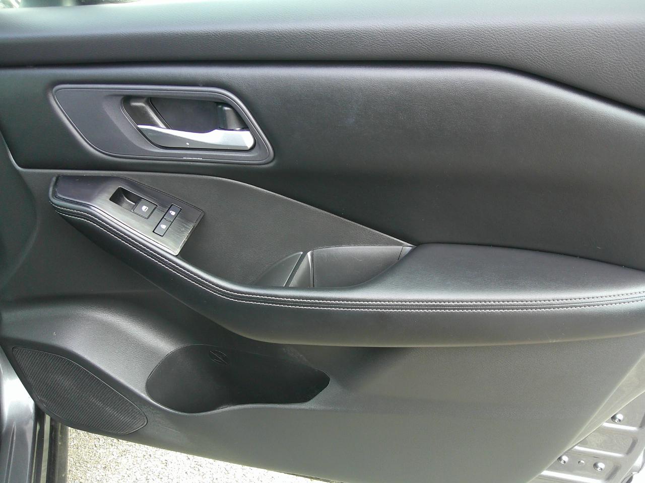 Nissan Rogue FWD SV 2025