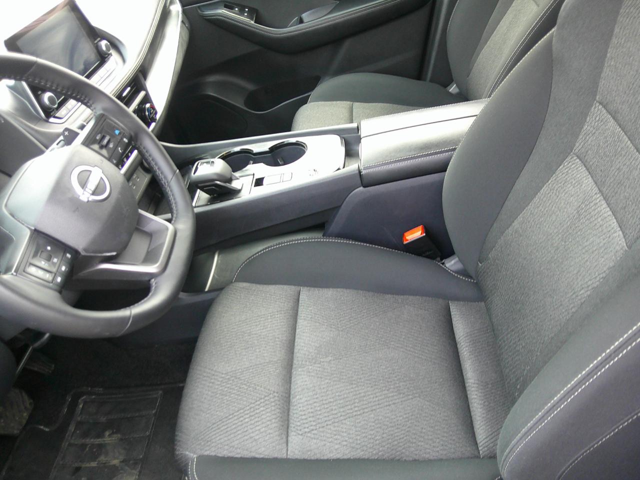 Nissan Rogue FWD SV 2025