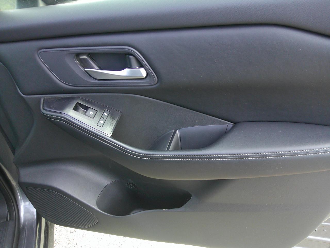 Nissan Rogue FWD SV 2025
