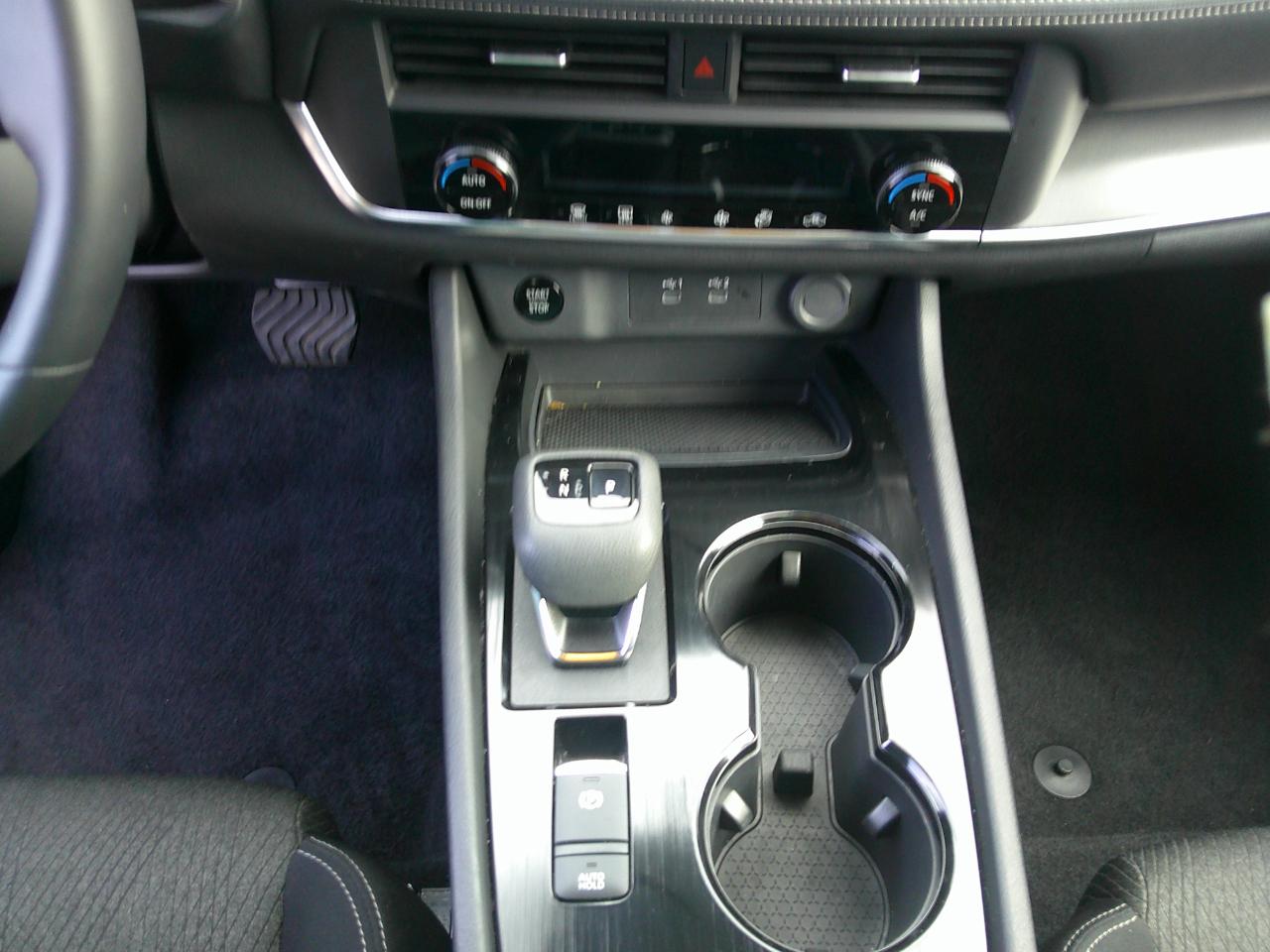 Nissan Rogue FWD SV 2025