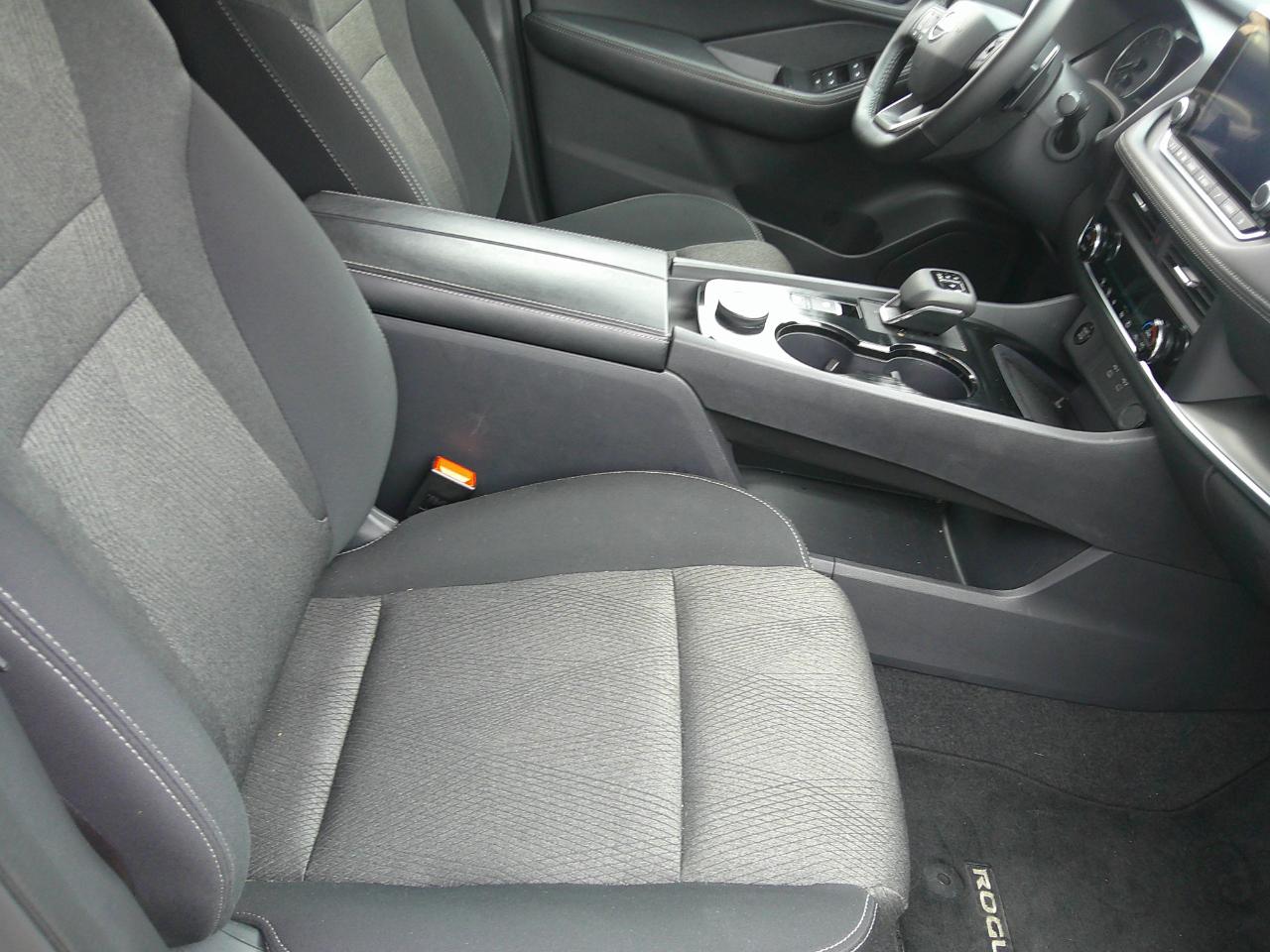 Nissan Rogue AWD SV 2025