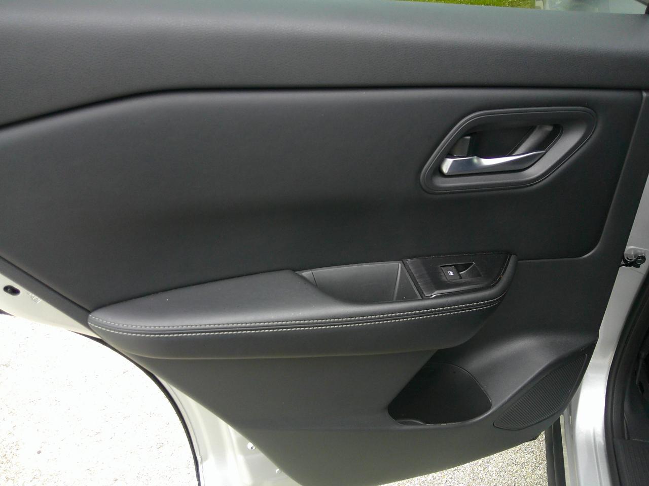 Nissan Rogue AWD SV 2025