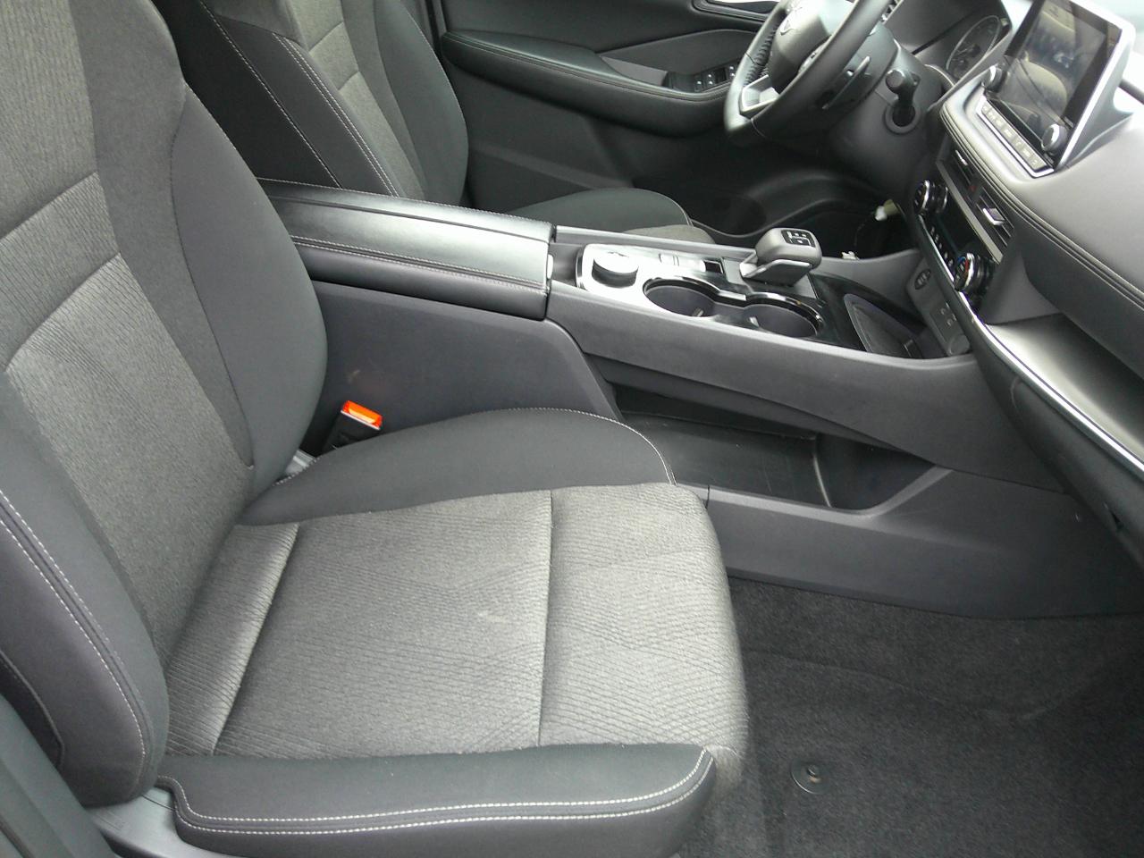 Nissan Rogue AWD SV 2025
