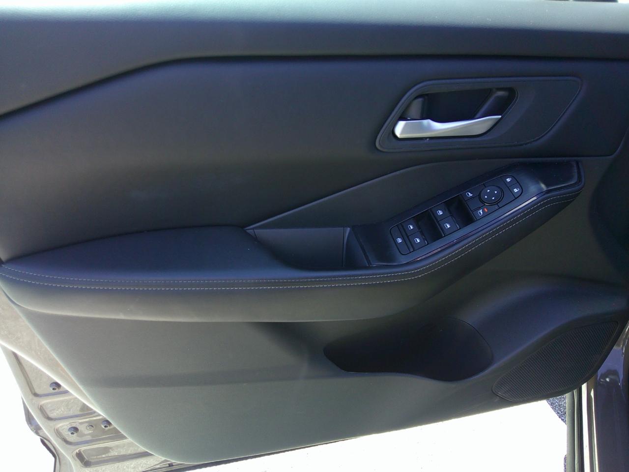Nissan Rogue FWD SV 2025