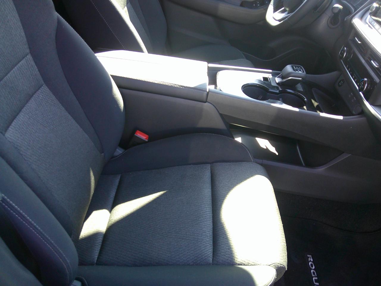 Nissan Rogue FWD SV *Ltd Avail* 2026