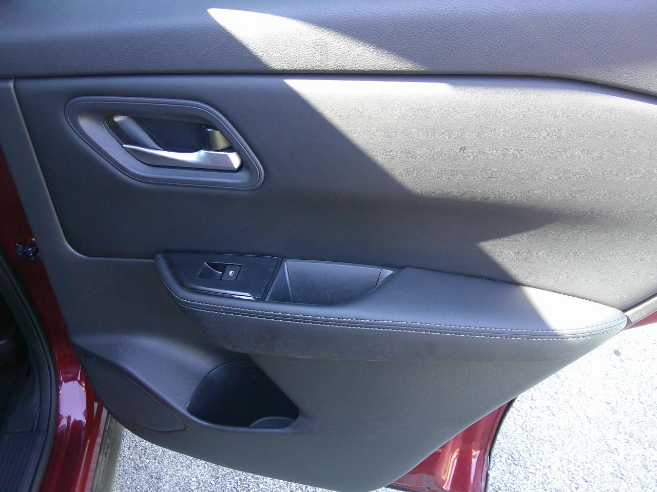 Nissan Rogue FWD SV *Ltd Avail* 2026