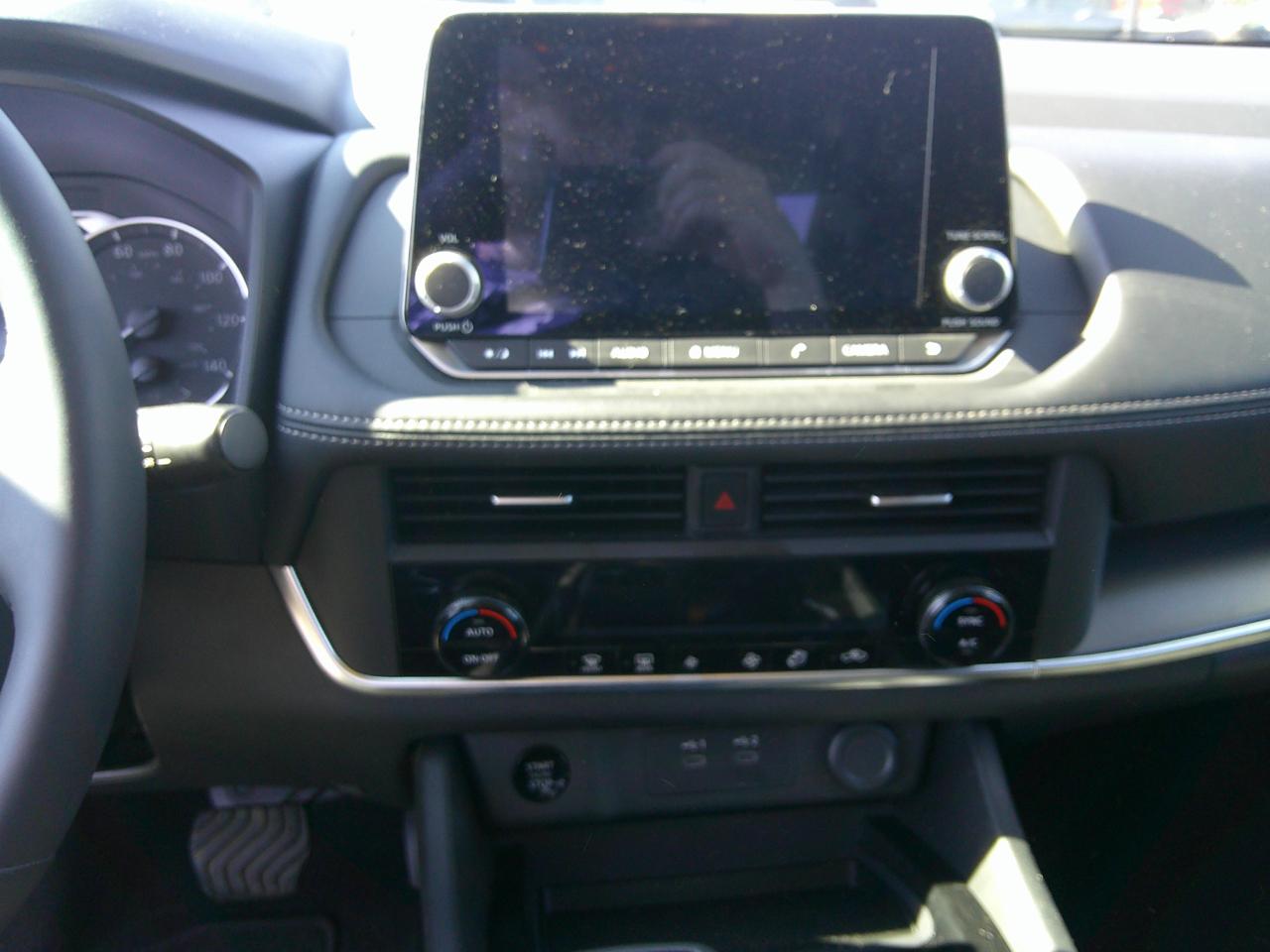 Nissan Rogue FWD SV *Ltd Avail* 2026